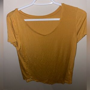 Reitmans Essentials Women's Mustard V-Neck Short Sleeve Tee